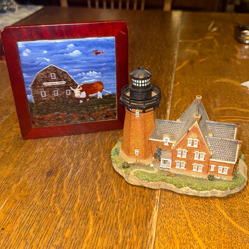 Block Island Souvenirs - Southeast Lighthouse “Harbor Lights” Cow Painting Tile